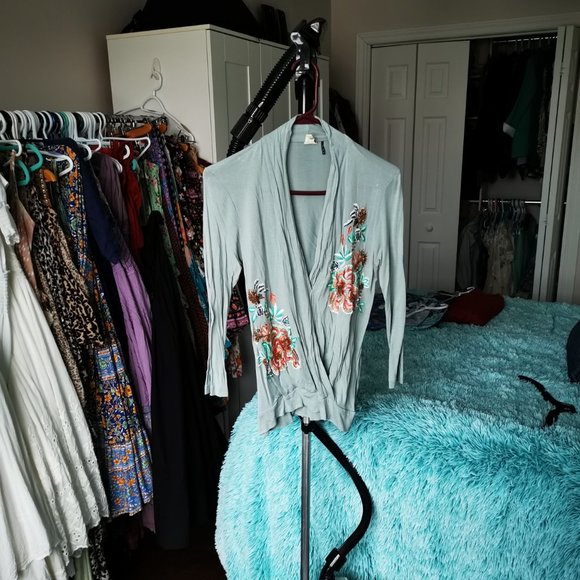 Anthropologie faux wrap style embroidered Top - Picture 2 of 4
